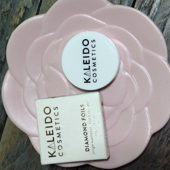 Kaleido Cosmetics Diamond Foils Single Eyeshadow in Sizzle NWT - Picture 4 of 8